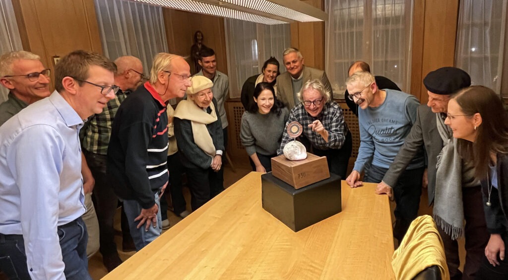 NapfGoldLutherTaler-Uebergabe-Foto Jules Rampini